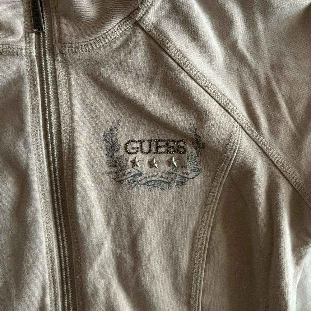 guess athleisure zip up jacket - Picture 5 of 5